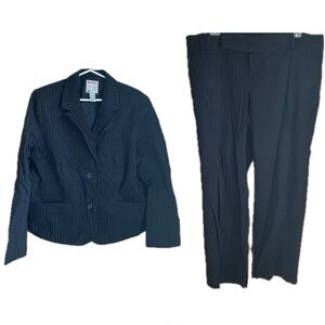 Old Navy 2-piece Business Suit, Black pinstripe, size 2X & 20 (low waist)